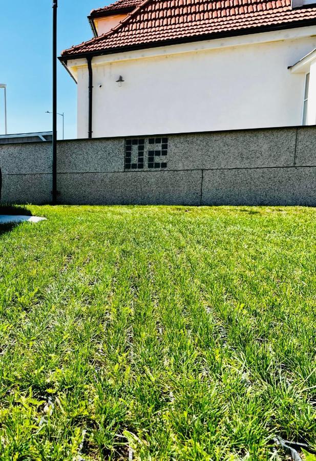 Apartman Mikulov Garden Eksteriør bilde